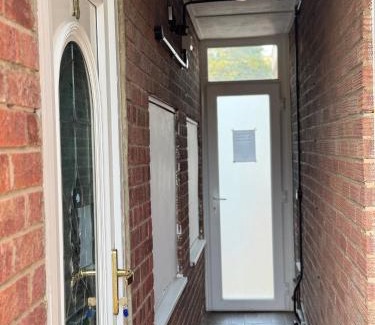 Cheltenham Apartment | Modern Studio Appartment