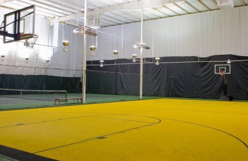 Cheat Lake Apartment | Modern Studio at Lakeview Golf Resort w BBQ Area