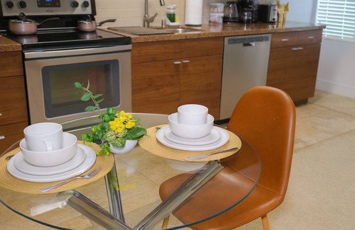 Marina del Rey Apartment | Modern Studio by the Ocean · Pool · Gym · Hot Tub · BBQ · Free Parking