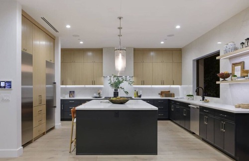 North Hollywood House | Modern Studio City 4BD Farmhouse w/Office