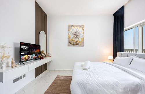 Dubai Apartment | Modern Studio Oasis In Vibrant Dubailand