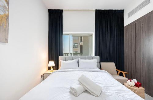 Dubai Apartment | Modern Studio Oasis In Vibrant Dubailand