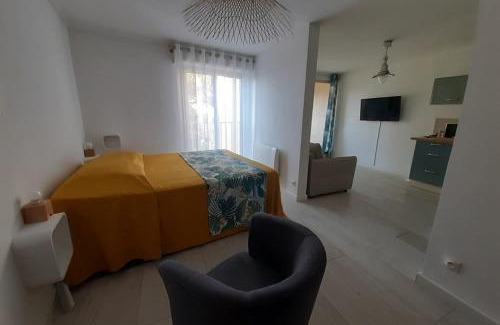 La Seyne-sur-Mer Apartment | Modern studio with balcony in La Seyne-sur-Mer