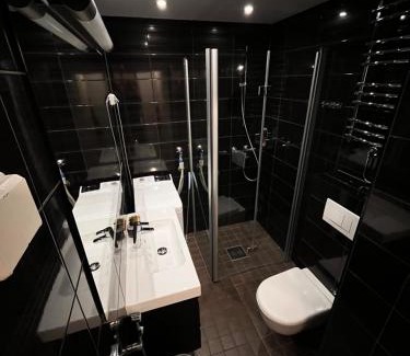 Ullanlinna Apartment | Modern Studio with Balcony in City Center