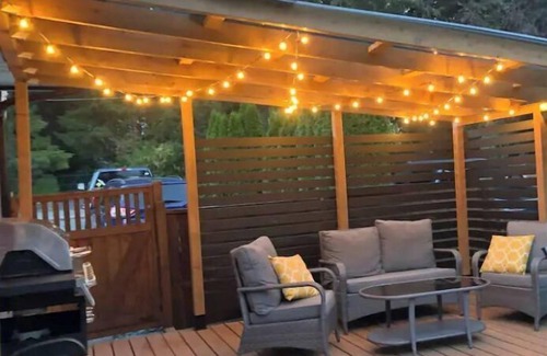 North Cowichan Apartment | Modern studio with soft tub -Ratcliffe Guest Suite