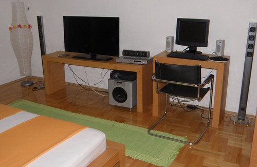 Ohrid Apartment | Modern studios in Ohrid 1 (The orange studio)