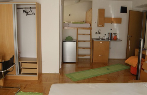 Ohrid Apartment | Modern studios in Ohrid 1 (The orange studio)