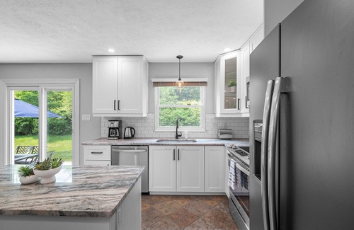 Cranberry Township House | Modern & Stylish 5 Bdr Home in Cranberry/Pittsburg