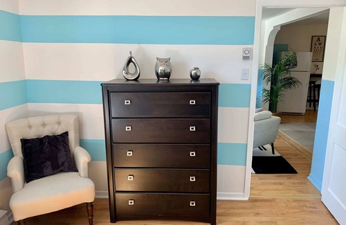 North End Apartment | Modern & Stylish, Perfect for Families and Groups