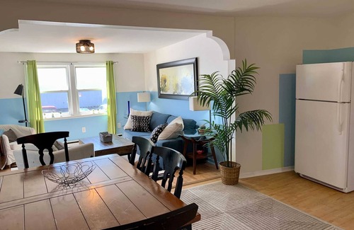 North End Apartment | Modern & Stylish, Perfect for Families and Groups