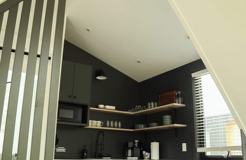 Milroy Cabin | Modern Tiny Home 25/With Hot Tub!