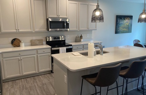 Goodlettsville House | Modern Townhome with office/cardio room-Minutes to Downtown Nashville