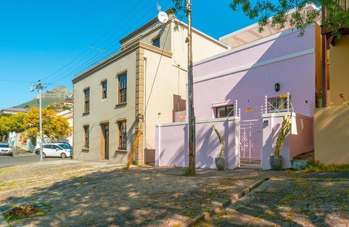 Bo'Kaap Villa | Modern, Trendy BoKaap Gem.