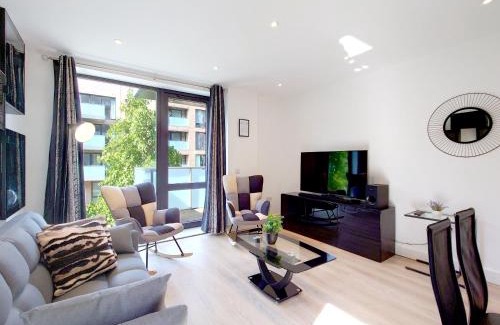 Poplar Apartment | Modern Two Bed Apartment in Poplar near Canary Wharf