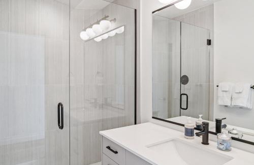 Columbia City Apartment | Modern two story townhouse near light rail