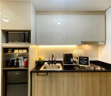 Barangay 76 Apartment | Modern Unit at Shore 2 Mall of Asia by Elle Suite