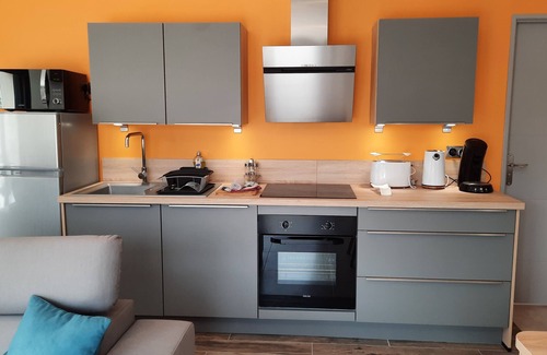 Chatuzange-le-Goubet Villa | Modern vacation villa Drome jacuzzi/spa 5 places/equipped/air-conditioned