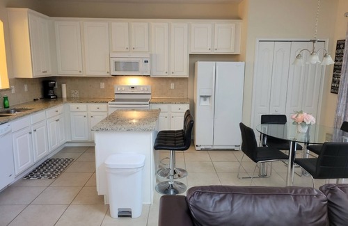 Veranda Palms House | Modern Vacation Family Fun Home- Kid Friendly/Private Pool