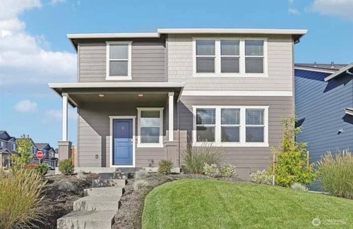 Vancouver House | Modern Vibes & Prime Location – Your Perfect Stay!