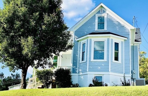 Hermann House | Modern Victorian - 1910 Guesthaus