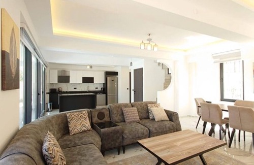 Hisaronu Villa | Modern Villa in Ölüdeniz with Private Pool and Children's Pool for 8 People