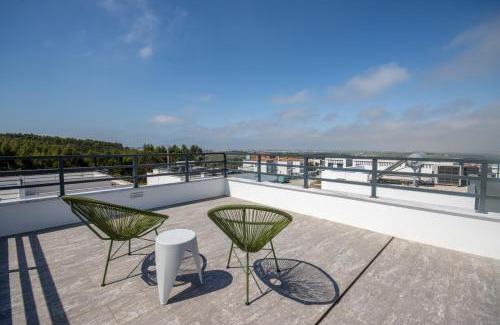 Peniche Villa | Modern Villa with Private Pool Near Baleal Beach