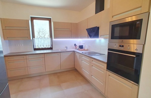 Vonyarcvashegy Villa | Modern villa with 3 air-conditioned bedrooms - ideal for a beach vacation