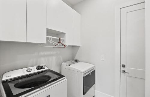 Port Charlotte House | Modern Waterfront Bliss