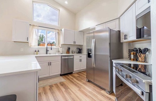 Northwest Reno House | Modern Western Retreat Pet Friendly 4 Bed 2 Bath