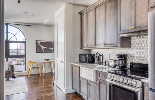 Williamsburg Apartment | Modern Williamsburg 1BR w/W/D & Gym, nr Domino Park, by Blueground