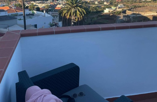 Las Arenas House | Modern with a fantastic sea view - only 10 minutes from the beaches and the town.