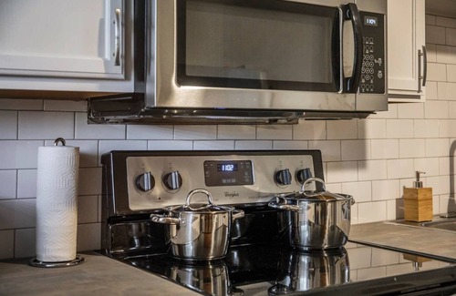 Smoketown Jackson House | Modern yet historic 3BR House by CozySuites