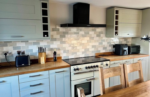 Marcross House | Modern yet rustic home with sea view!