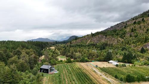 El Bolson House | Moderna Casa entre Campo de Frambuesas