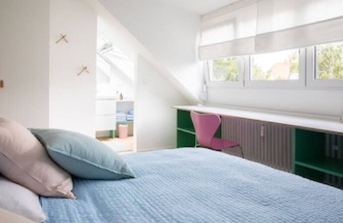 Weiherfeld Apartment | Moderne, neu Renovierte Dachgeschoßwohnung in Karlsruhe