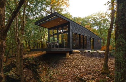 Rhinebeck House | Modernist Wooded Retreat Rhinebeck on 75 acres