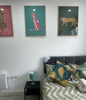 Sutton Central Apartment | ModrenMuse