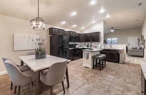 Lubbock House | Mojave Mirage - 3BR 2BA - New in South Lubbock