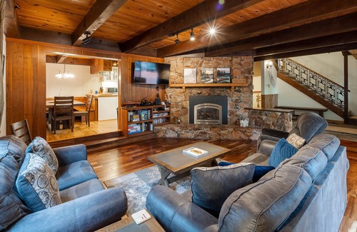 Carnelian Bay House | Molly's Treehouse by Hauserman Rentals