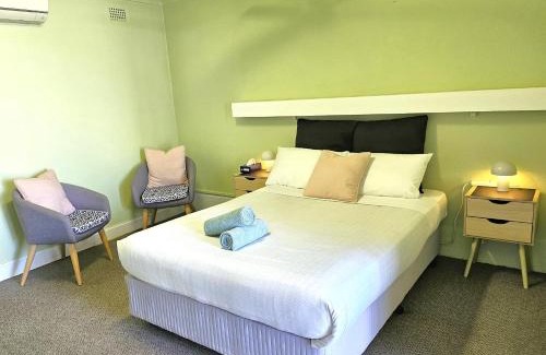 Mollymook Hotel | Mollymook Ocean View Motel Rewards Longer Stays -over 18s Only