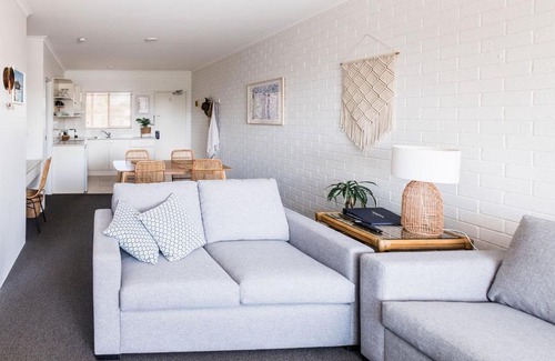 Ulladulla Hotel | Mollymook Seascape Motel and Apartments