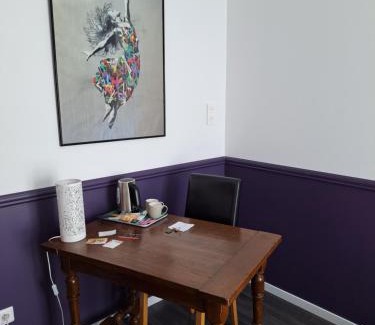 Ep 21 - Saint-Paul House | Mon appARTement - chambre avec salle de bains et wc dans un appartement atypique