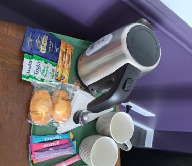 Ep 21 - Saint-Paul House | Mon appARTement - chambre avec salle de bains et wc dans un appartement atypique