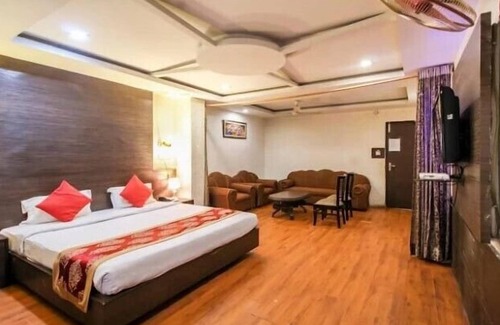 Charbagh Hotel | Monarch Inn