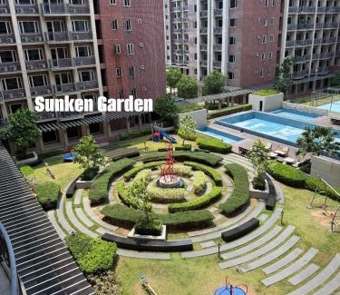 Luzon Hotel | Monarch Parksuites 2BR Deluxe 4 Family beds