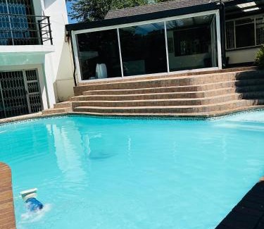 Greater Johannesburg Metropolitan Area House | Mondeor holiday Home