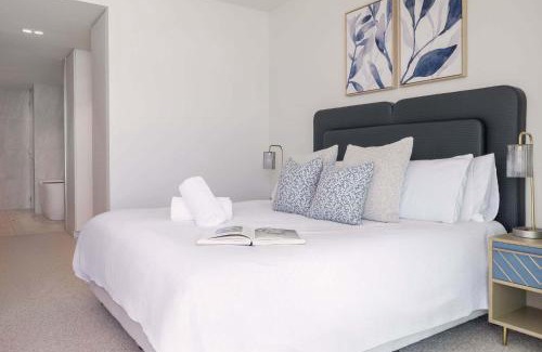 Coolangatta Apartment | Monet by Khove