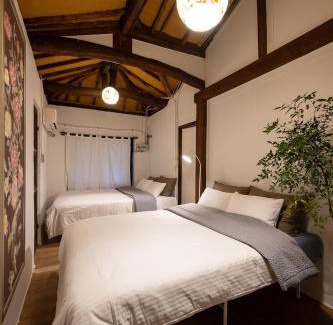 Jeonju House | MongYouHwaWon Guesthouse(Painter's house)