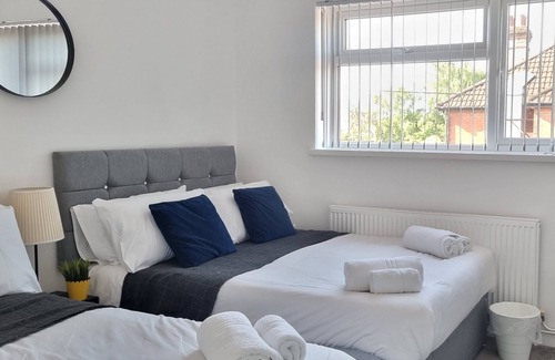 Netley House | Monica House sleeps 8 people