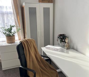 Coventry House | Monk's Lodge Private En-suite Room CV1